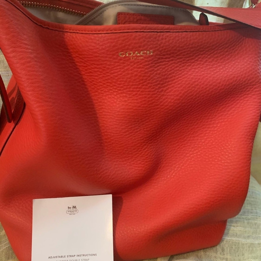 Authentic Coach Red Shoulder Bag Pebbled Leather